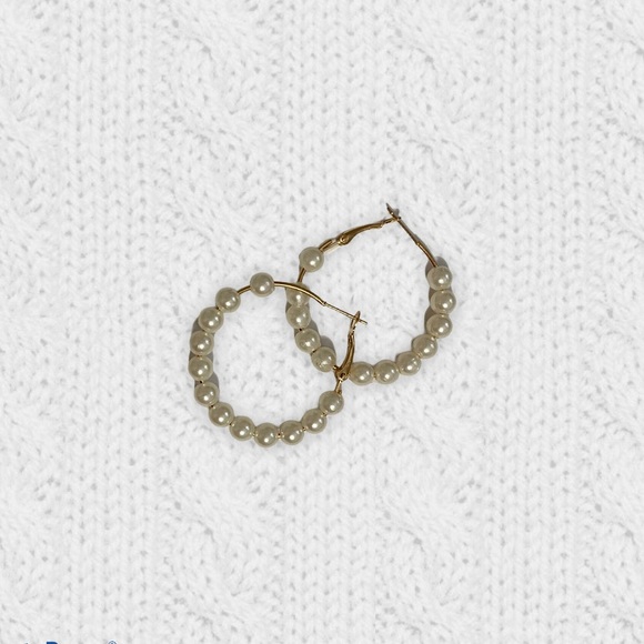 2/$20 🛍️ HANDMADE FAUX PEARL GOLD HOOP EARRINGS - Picture 1 of 3